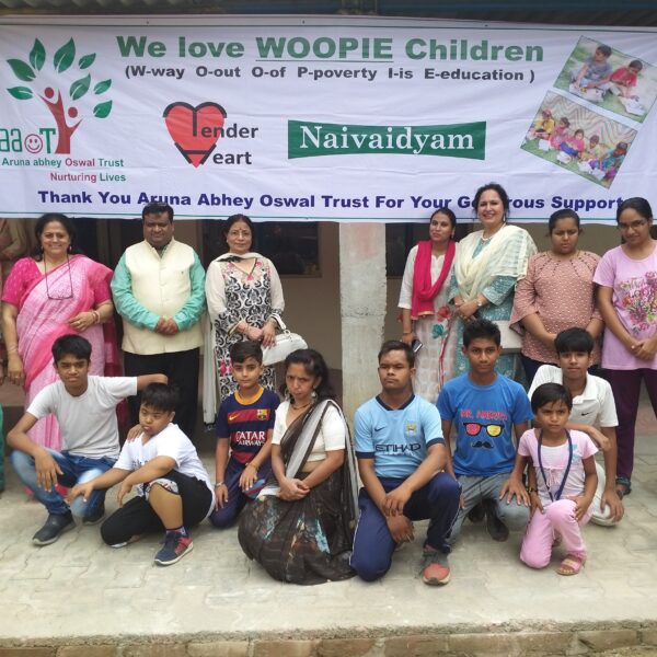 We love WOOPIE Children a project for the Education of Children in Punjab