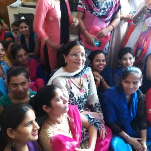 Dr Oswal motivating girls