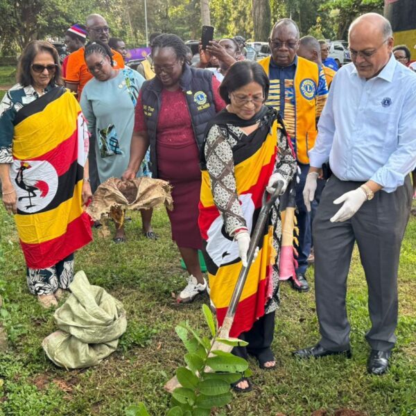 Dr. Aruna Oswal visit to Entebebe along with the team of Lions Club International for Tree plantation.