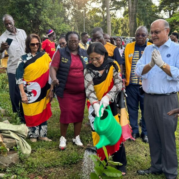 Dr. Aruna Oswal visit to Entebebe along with the team of Lions Club International for Tree plantation.