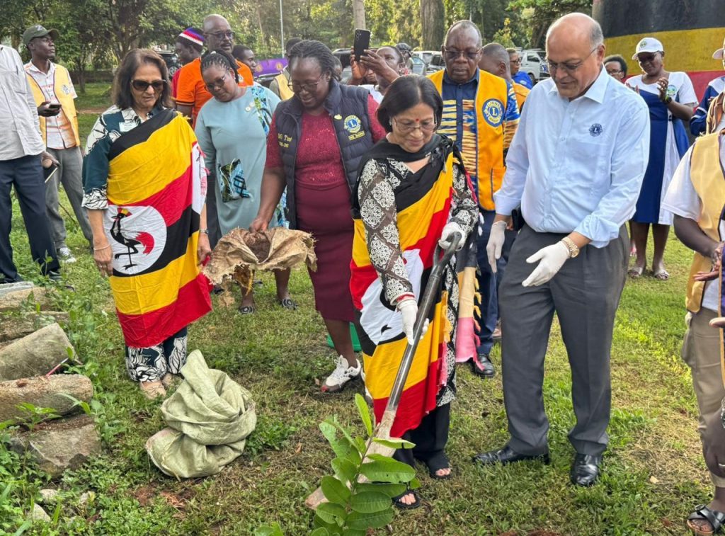 Dr. Aruna Oswal visit to Entebebe along with the team of Lions Club International for Tree plantation.